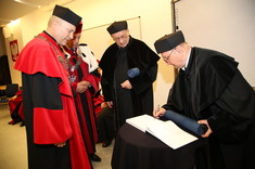 Wręczono tytuły Profesorów Honorowych